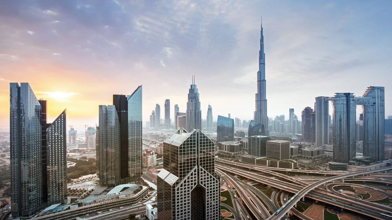 ماذا تعرف عن الإقامة الذهبية الإماراتية 2021.. الفئات المشمولة بالإقامة الذهبية في الإمارات